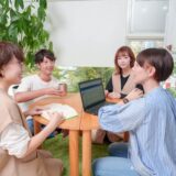 労務人材はハッピーに働けるのか。中途入社4人のぶっちゃけ座談会